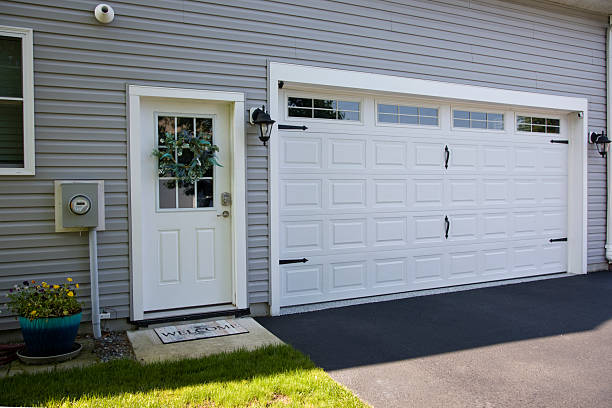24/7 Emergency Garage Door Panel Replacement experts in Wakefield, NE